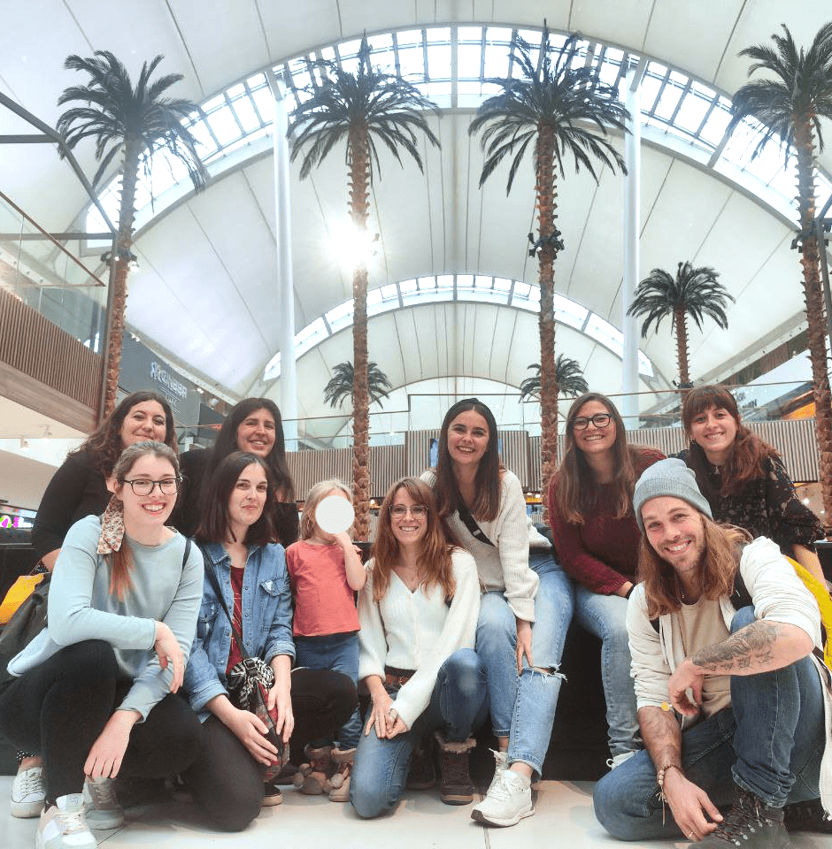 Las compañeras del Team ; La Perropeuta, Vínculo Peludo, Evaggy, Rumbo Awen, Índole Salvaje, Aprende con Kala y Lobo Áureo.