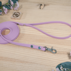 Correa de PVC Hexa de 10mm en color lavanda, msoquetón de pinza mini, impermeable, para perros pequeños y minis, MásQcan Tienda o MQC Pet Atelier